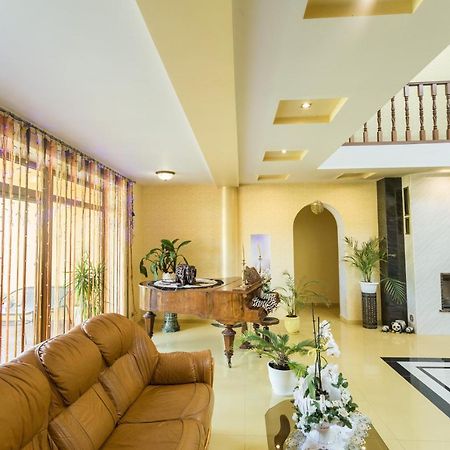 Sunrise Boutique Hotel Berehove  Dış mekan fotoğraf