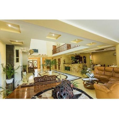 Sunrise Boutique Hotel Berehove  Dış mekan fotoğraf