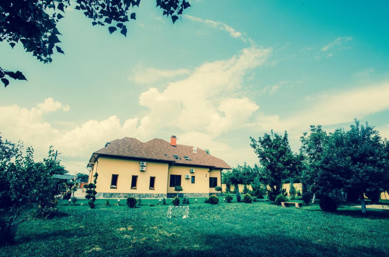 Sunrise Boutique Hotel Berehove  Dış mekan fotoğraf