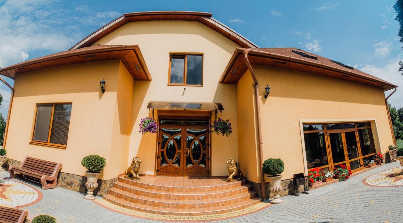 Sunrise Boutique Hotel Berehove  Dış mekan fotoğraf