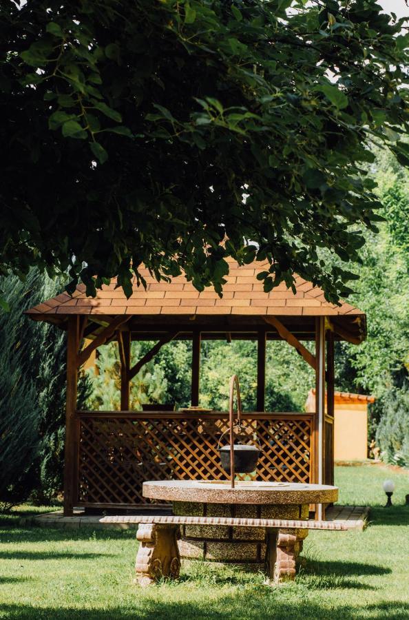 Sunrise Boutique Hotel Berehove  Dış mekan fotoğraf